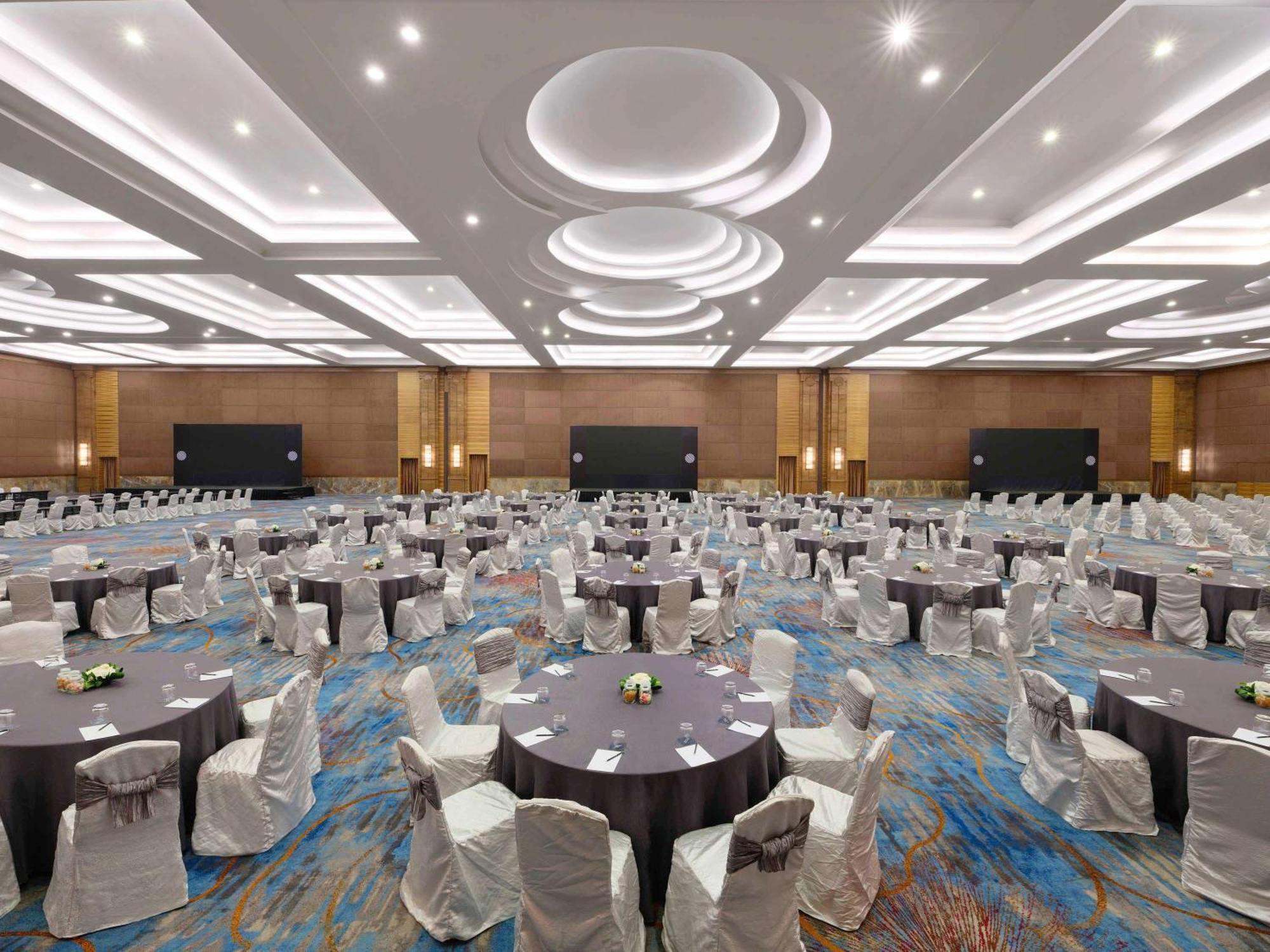 Pullman Jakarta Central Park Exteriör bild The Grand Ballroom