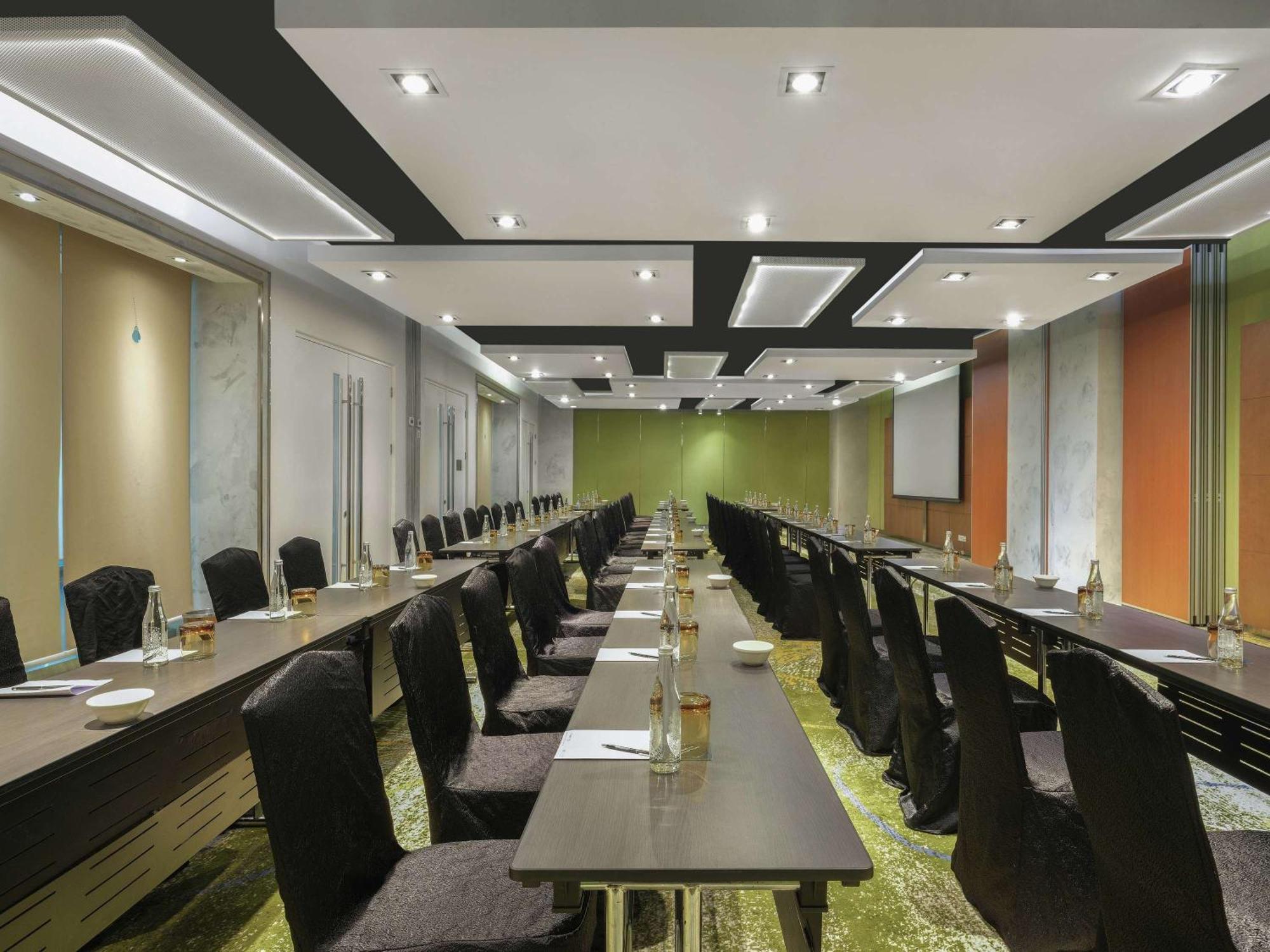 Pullman Jakarta Central Park Exteriör bild Meeting room
